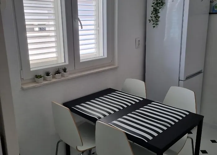 Mastrinka By The Sea -10m Appartement Trogir